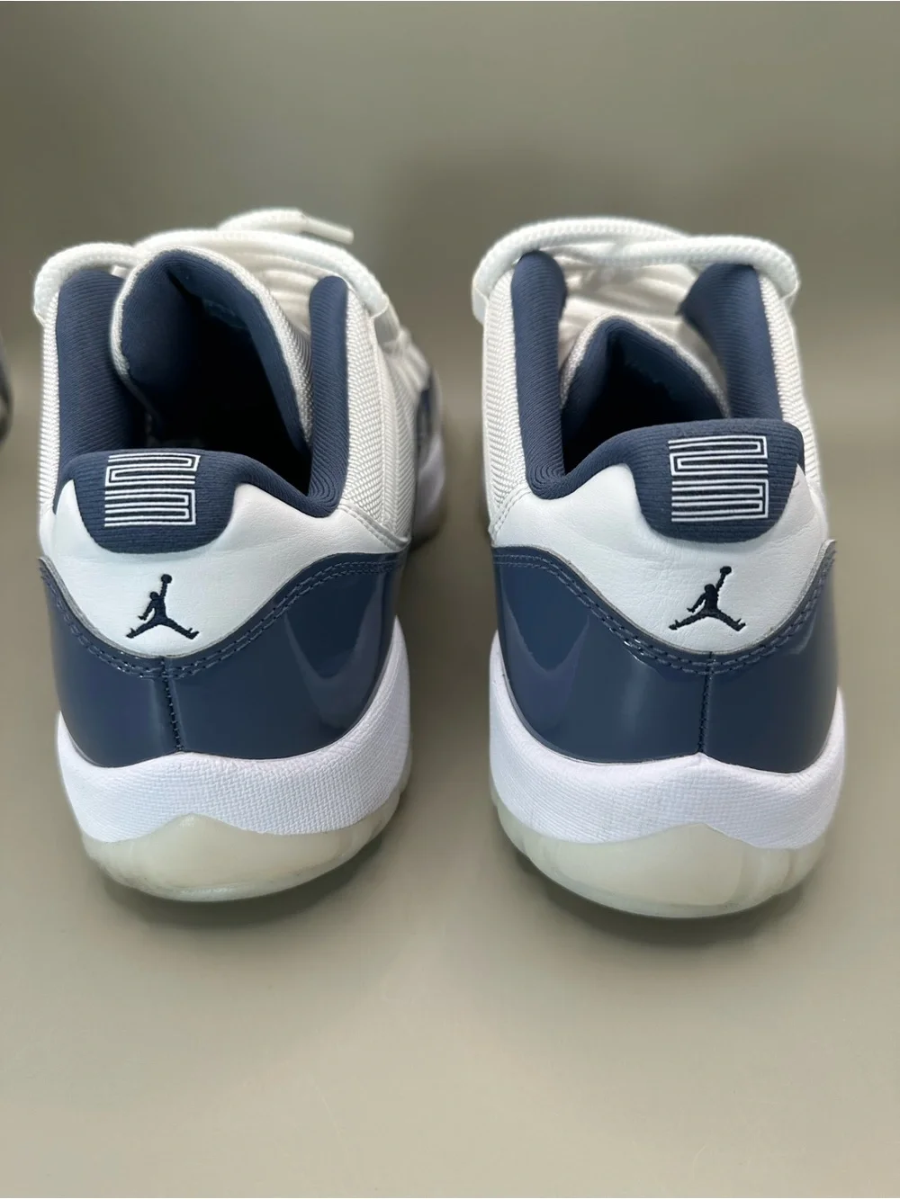 Jordan Air Jordan 11 Low Men's Sz 11.5 Low Top Lace Up Sneakers Navy Gray White